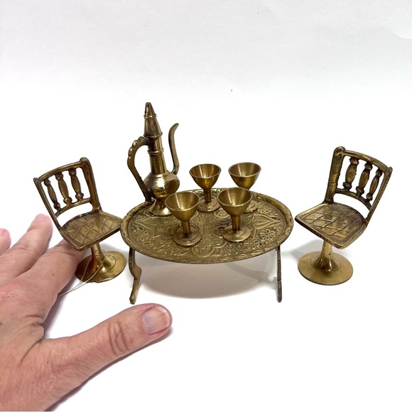 Miniature Brass 8 piece Table & 2 stools set - Picture 2 of 8